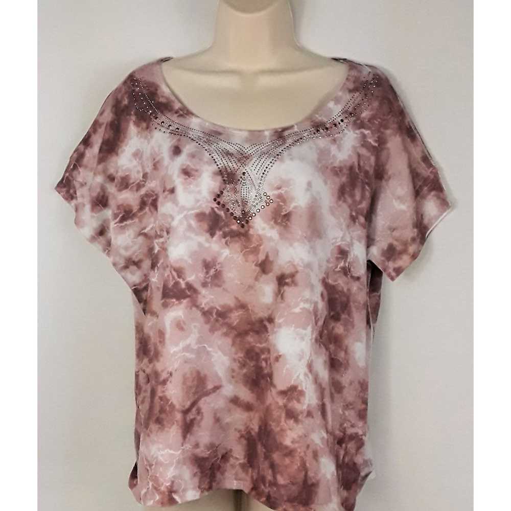 Live and Let Live Petite Large Marble Print Top
